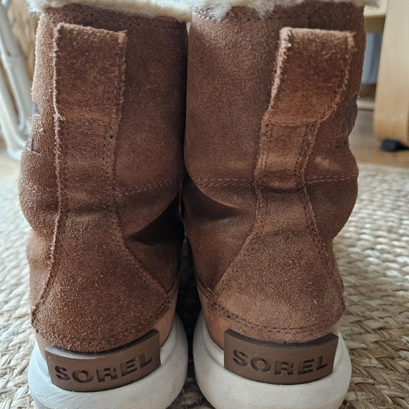 SOLD Women's Sorel Joan Explorer Boot - Picture 4 of 9